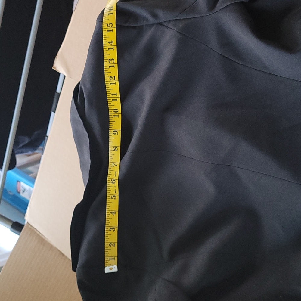 Blazer - Picture 6 of 8